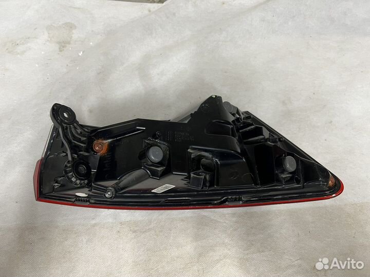 Фонарь задний правый Skoda Octavia A8