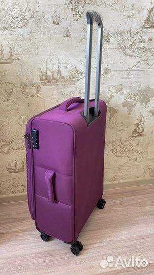 Чемодан новый, средний размер для багажа