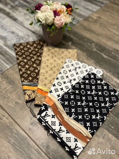 Шелковый платок бандана шаль Louis Vuitton