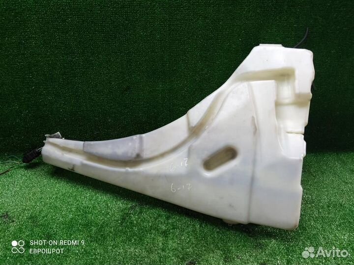 Бачок омывателя лобового стекла Volkswagen Touare