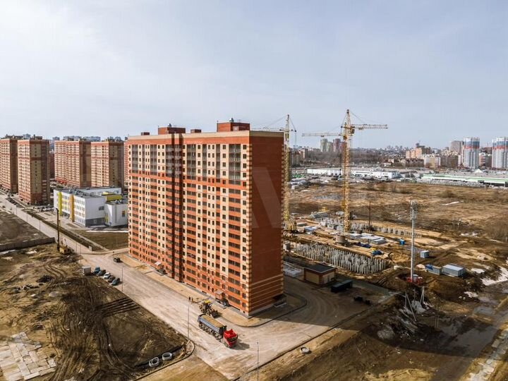 2-к. квартира, 37 м², 1/18 эт.