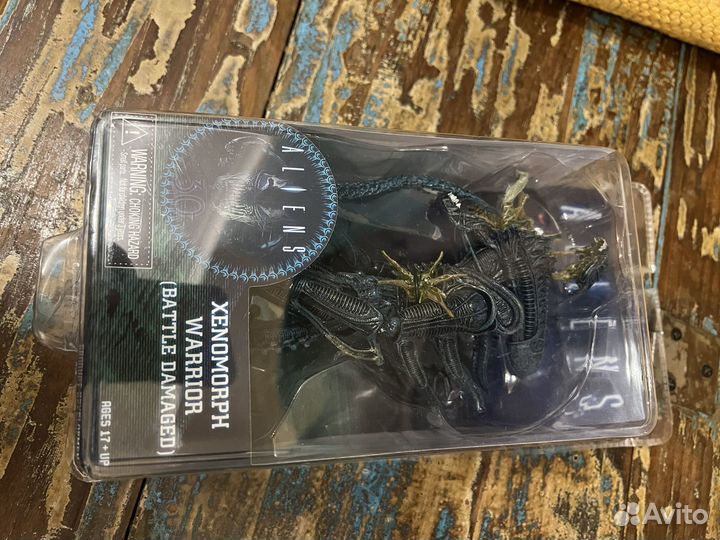 Коллекционные фигурки (чужой, человек-паук)