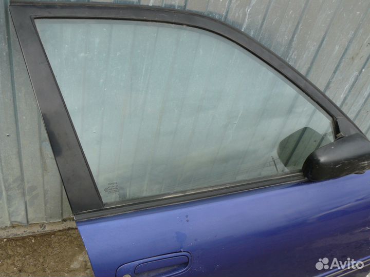 Стекло переднее правое Toyota Corolla Е11