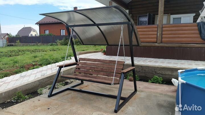 Качель металлическая с крышей