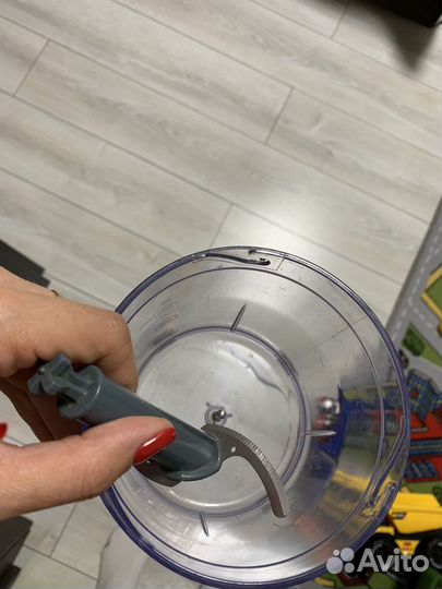 Чаша и нож от блендера Redmond