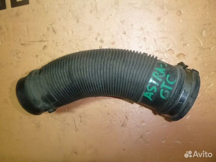 Патрубок воздушного фильтра opel astra J 2010