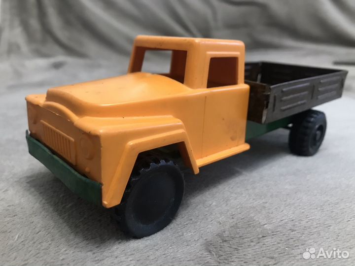 Игрушка грузовик газ 53. СССР
