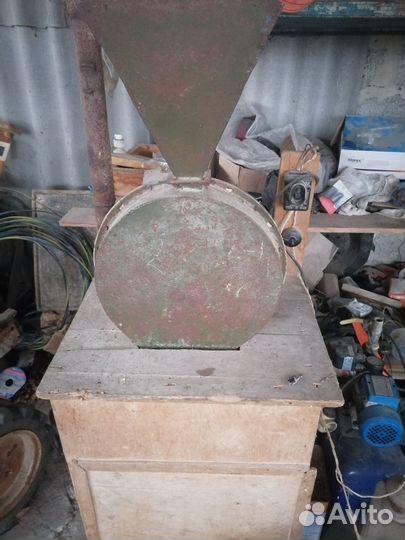 Крупорушка зернодробилка