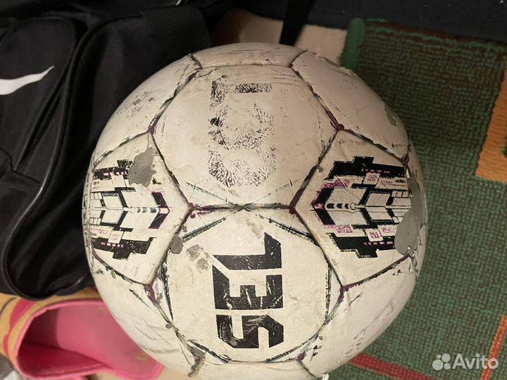 Футбольный мяч