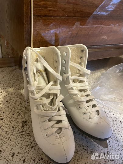 Коньки фигурные детские