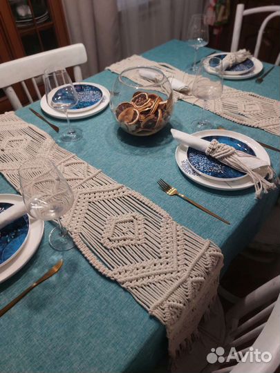 Дорожка на стол в технике макраме, раннер