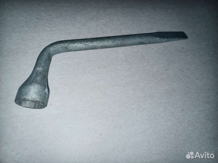 Балонный ключ 19