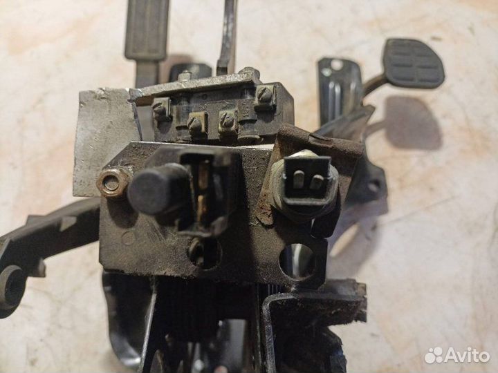 Узел педальный (блок педалей) Seat Toledo 1993