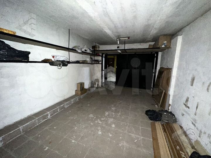 Гараж, > 30 м²