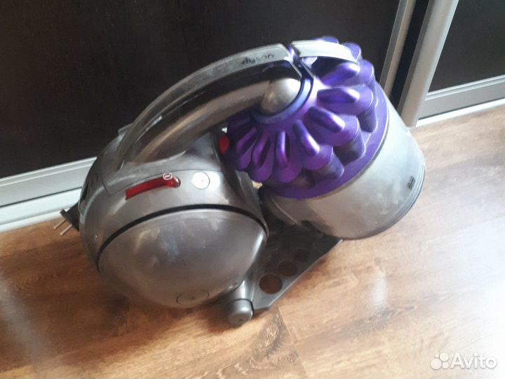 Профессиональный ремонт пылесосов Dyson Дайсон