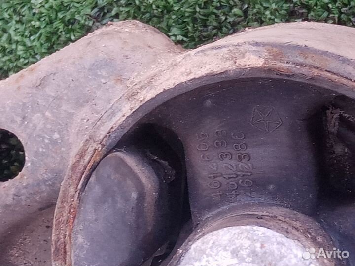 Подушка двигателя Chrysler Voyager 3 2.5 ENC