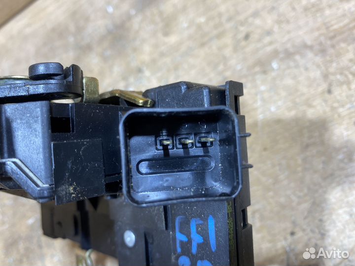 Замок задней правой двери Ford Focus 1 ZD113