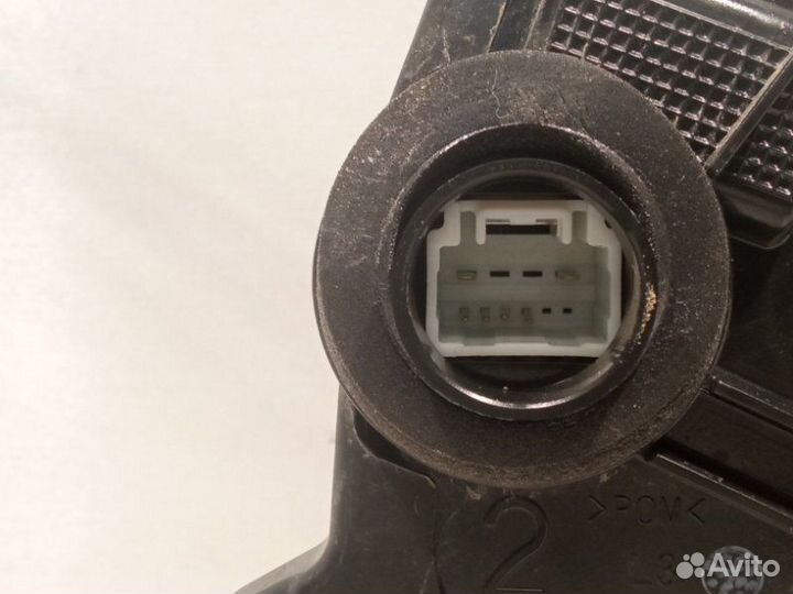 Замок двери передний левый Toyota Rav 4 Ca 40