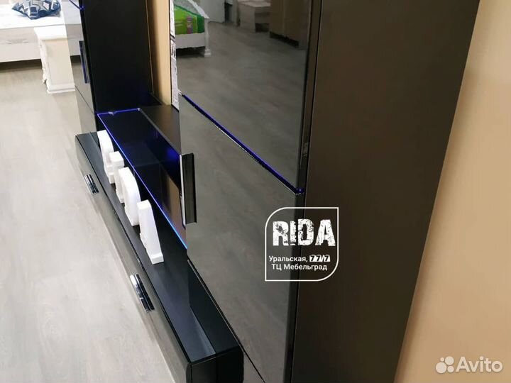 Гостиная черный/белый глянец. Тумба тв