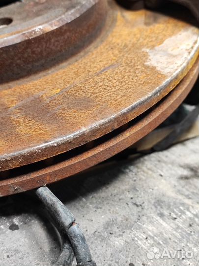 4-х поршневые тормоза W124