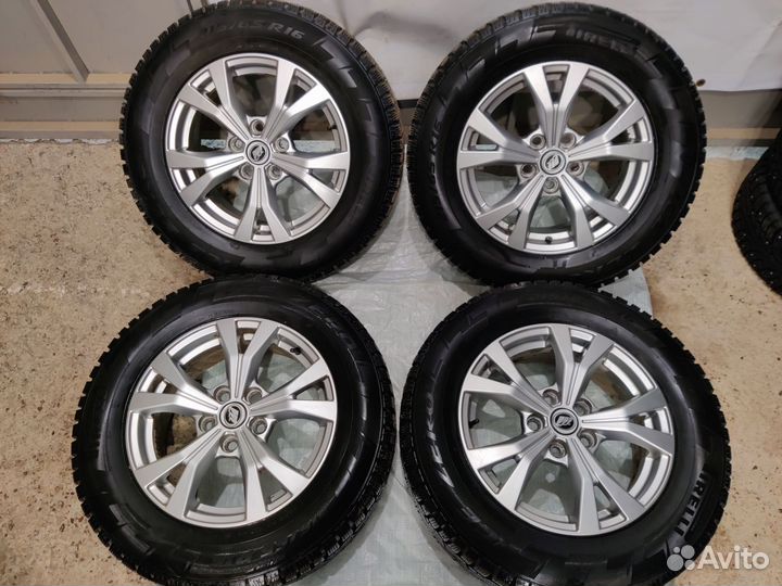 R16 Pirelli Ice Zero 215/65, PCD 5x112 DIA 60.1