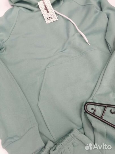 Спортивный костюм женский