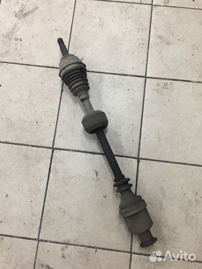 Рено Симбол привод правый 8200236096