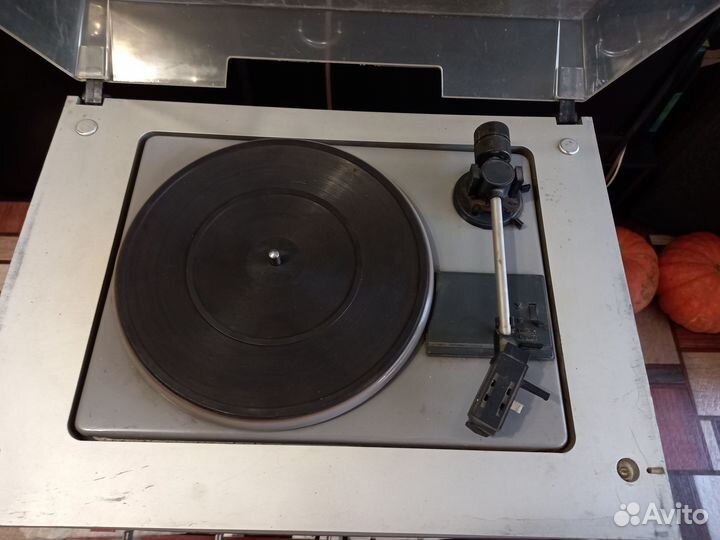 Проигрыватель винила 