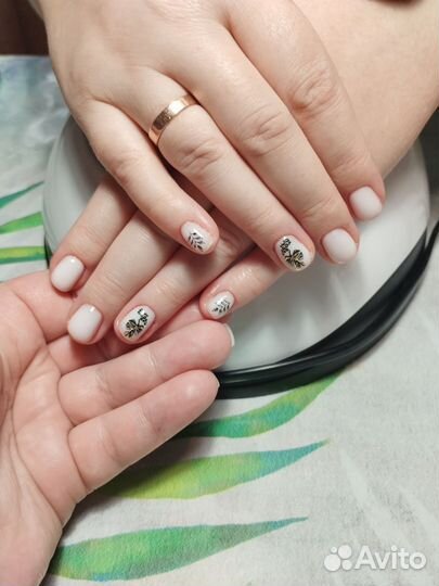 Маникюр с покрытием гель лак
