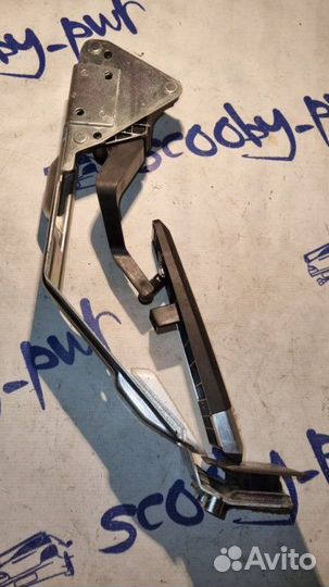 Педаль газа Nissan Fuga Y50 VQ25DE 2006