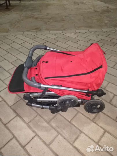 Прогулочная коляска
