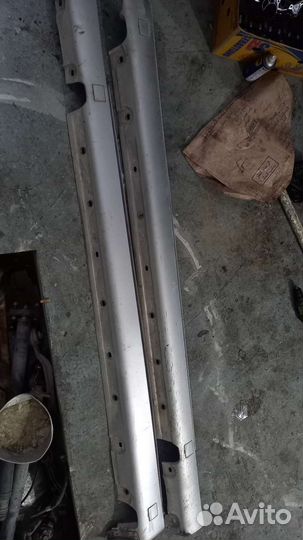 Накладки на пороги на мерседес 220