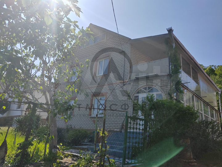 Дом 178 м² на участке 18 сот.