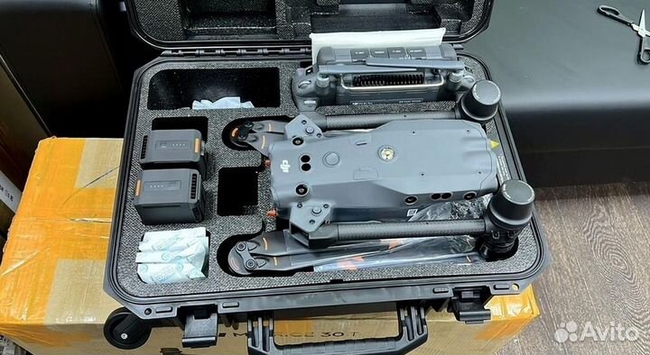 Квадрокоптер DJI Mavic 3 Pro в наличии