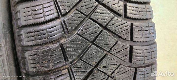 Pirelli Ice Zero 225/50 R17 98H