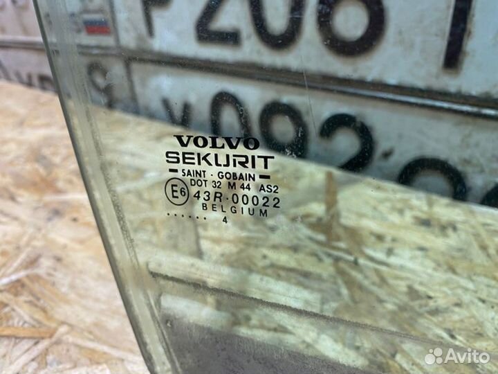 Стекла дверей Volvo S40 седан 2.0 2004
