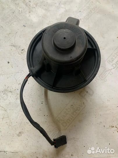 Моторчик печки Volkswagen Passat B3 1988 357819021