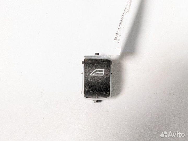 Кнопка стеклоподъемника задняя Ford Focus седан