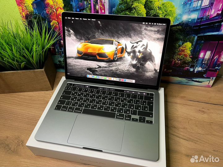 Macbook pro 13 2020 i7 32gb Custom