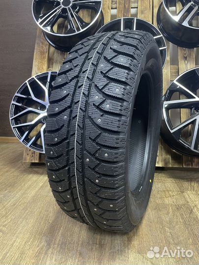 Bridgestone Ice Cruiser 7000S 235/65 R17 108T