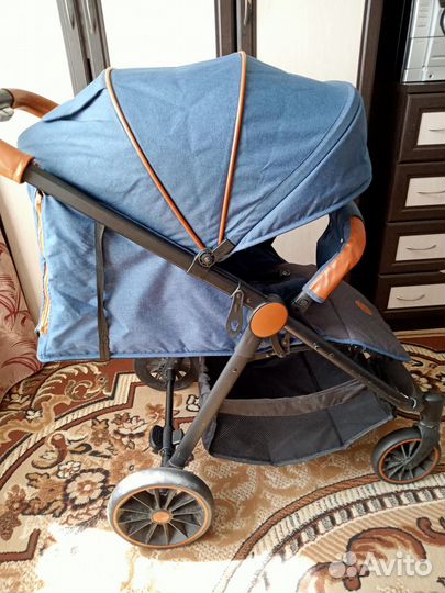 Коляска прогулочная