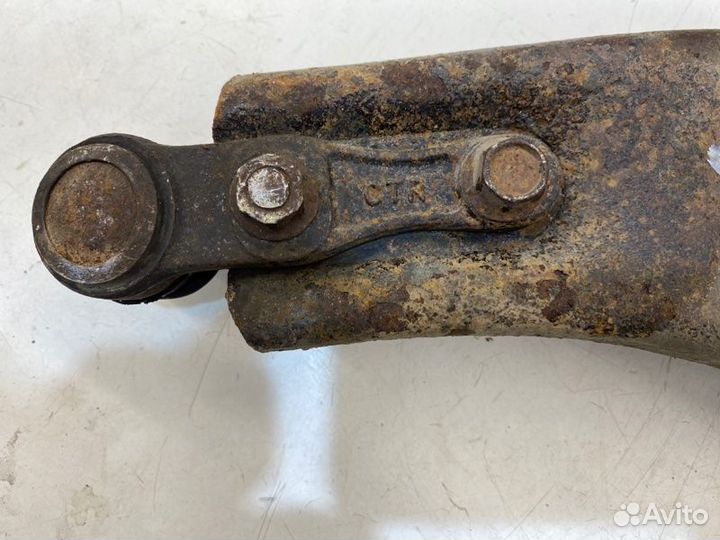 Рычаг подвески нижний передний правый Kia Spectra