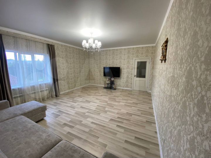 3-к. квартира, 137 м², 4/4 эт.