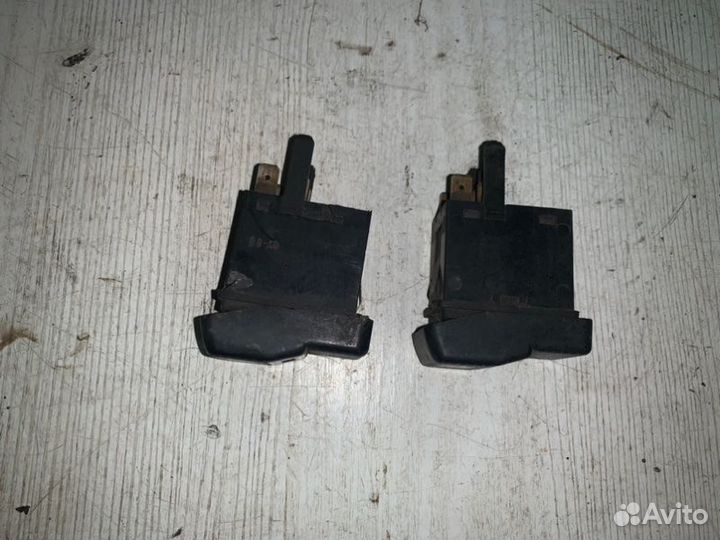 Кнопка обогрева заднего стекла Volkswagen Passat