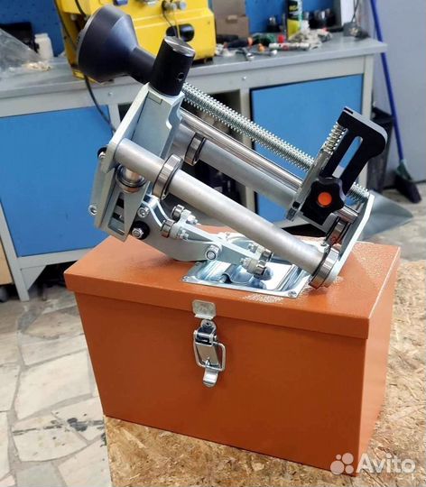 Устройство для снятия оксидного слоя