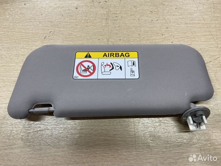 Козырек солнцезащитный правый Toyota Camry 75