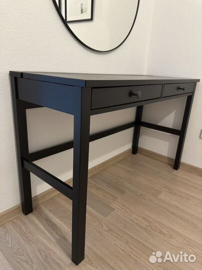 Икеа письменный стол Хемнэс