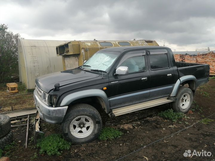 Toyota Hilux 2.7 AT, 2001, 200 000 км