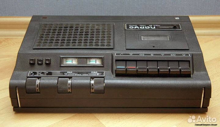 Магнитофон кассетный Парус-201 стерео