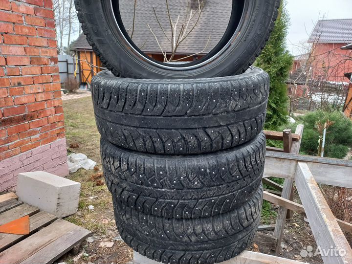 Bridgestone Ice Cruiser 7000S 205/55 R16